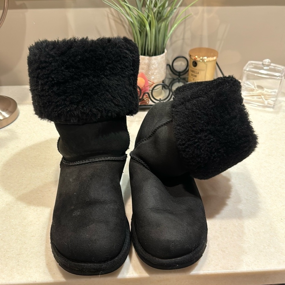Ugh black boots